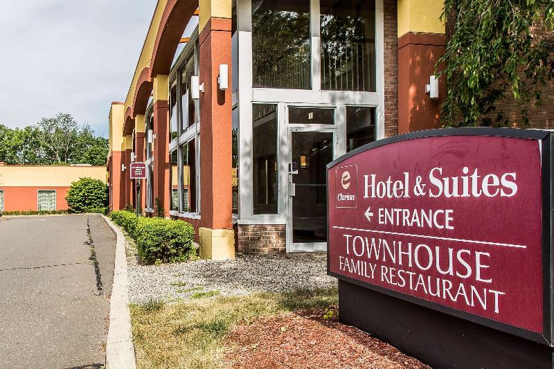 Clarion Hotel & Suites Hamden New Haven