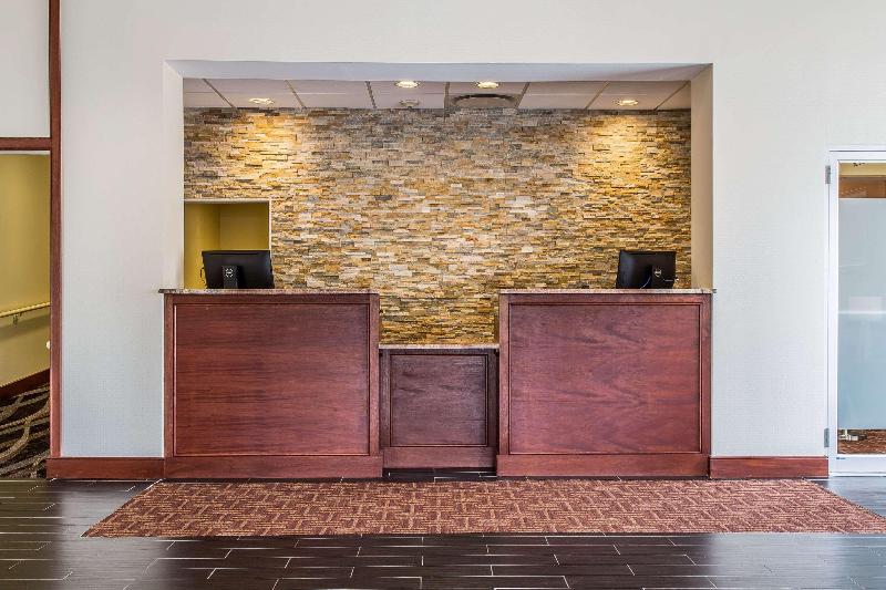 Clarion Hotel & Suites Hamden New Haven