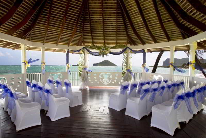 ホテル Coconut Bay Beach Resort & Spa All Inclusive