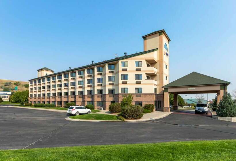 Отель Comfort Inn & Suites Market Airport