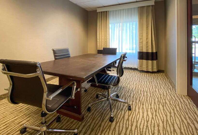 هتل Comfort Inn East Windsor  Springfield