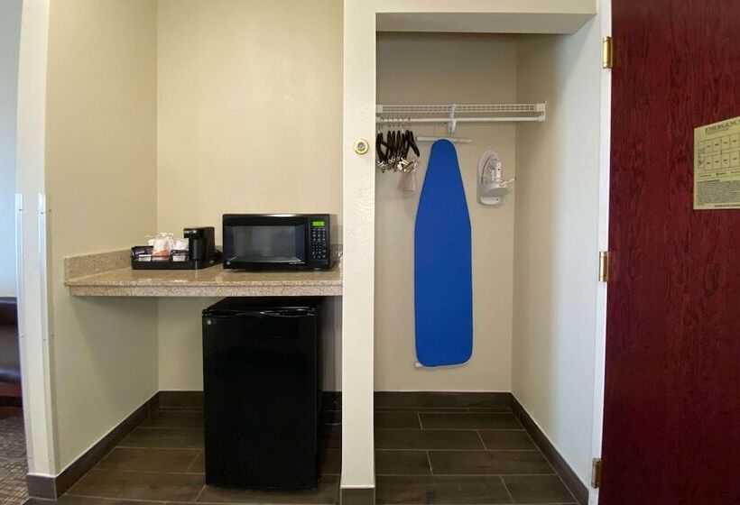 هتل Comfort Inn East Windsor  Springfield