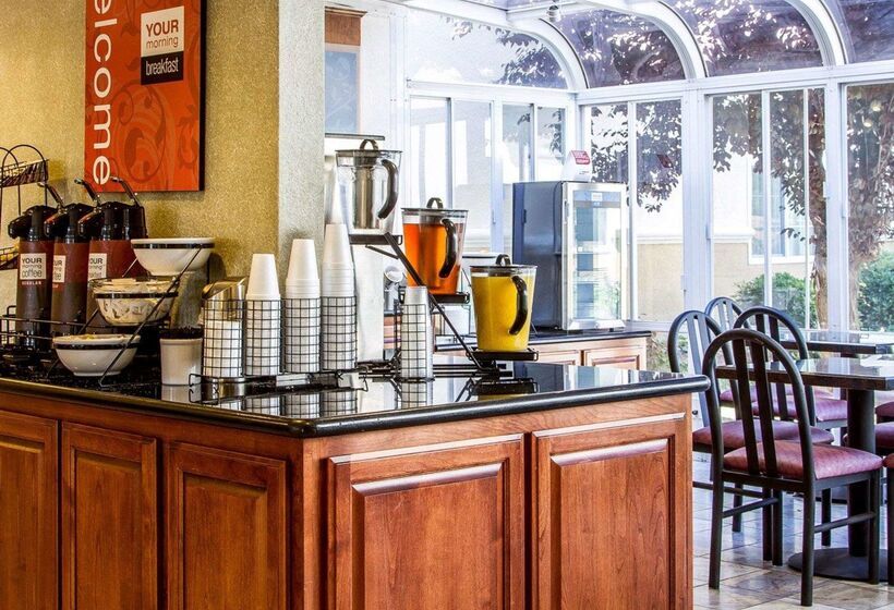 בית מלון כפרי Comfort Inn Modesto