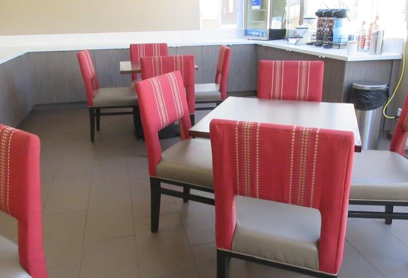 בית מלון כפרי Comfort Inn Modesto