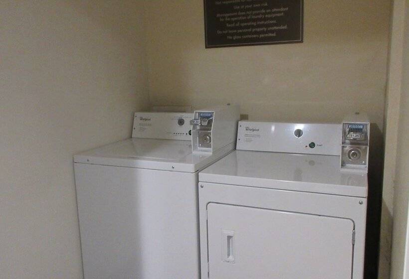 בית מלון כפרי Comfort Inn Modesto