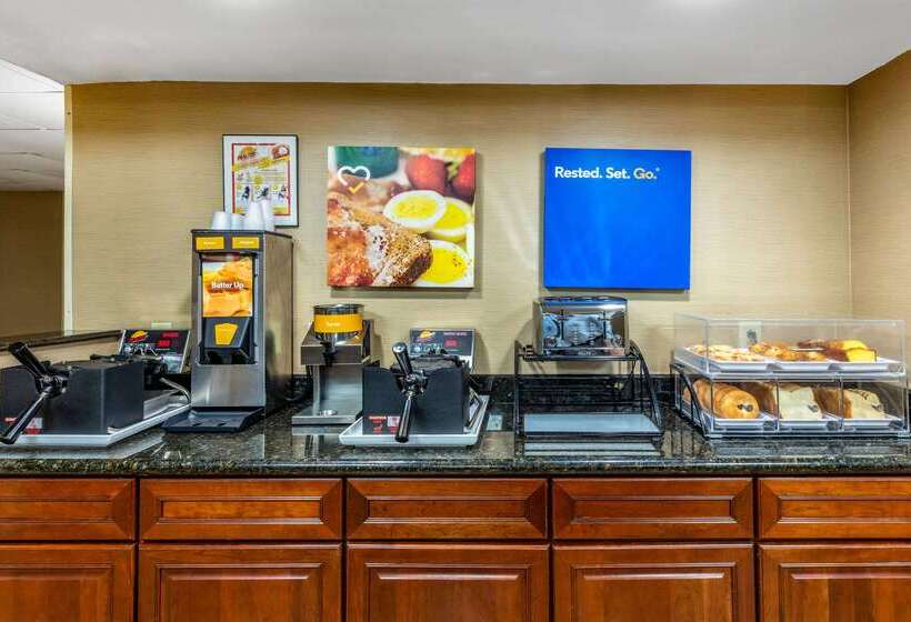 هتل Comfort Inn & Suites Hamilton Place