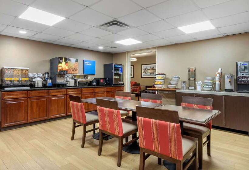 هتل Comfort Inn & Suites Hamilton Place