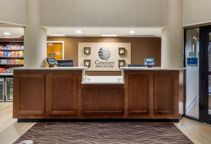 هتل Comfort Inn & Suites Hamilton Place