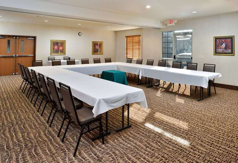 فندق Comfort Inn & Suites Madison North