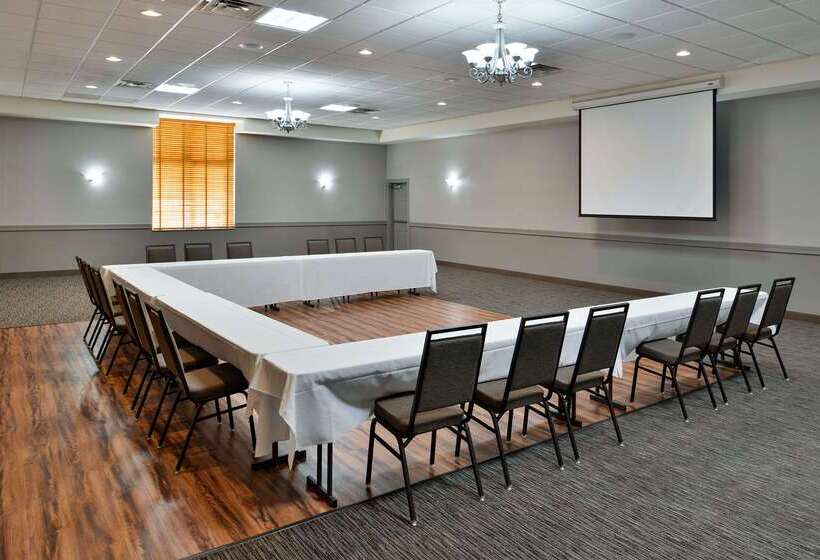 فندق Comfort Inn & Suites Madison North