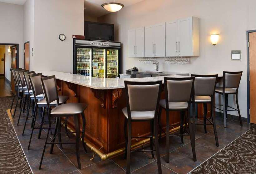 فندق Comfort Inn & Suites Madison North