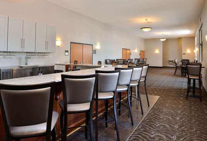 فندق Comfort Inn & Suites Madison North