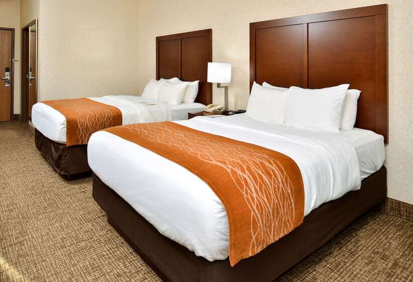 فندق Comfort Inn & Suites Madison North