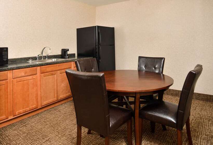 فندق Comfort Inn & Suites Madison North
