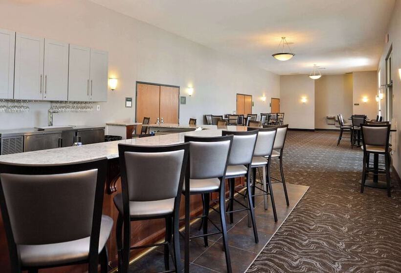 فندق Comfort Inn & Suites Madison North