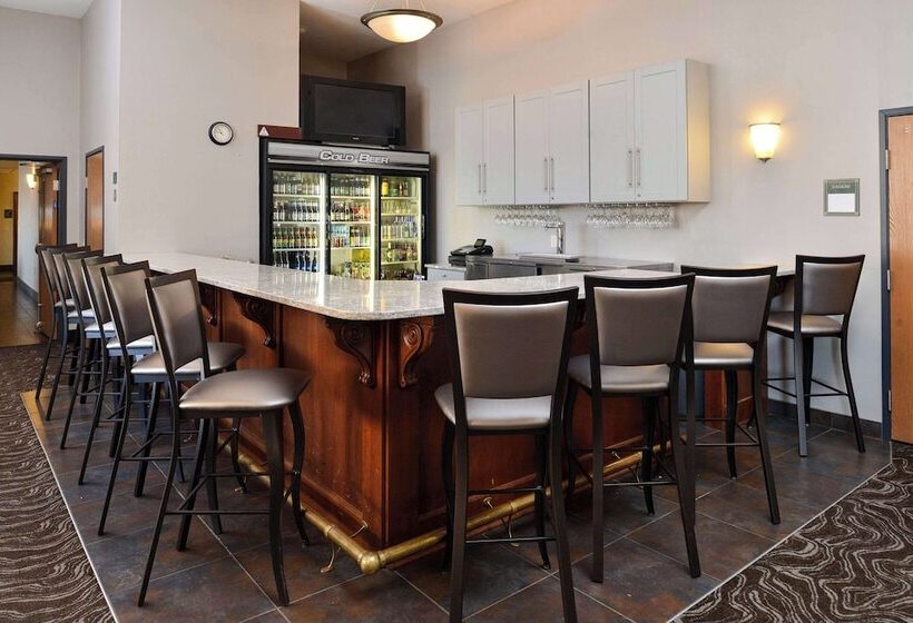 فندق Comfort Inn & Suites Madison North