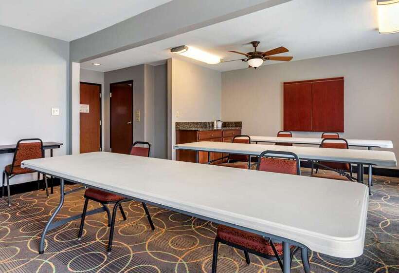 호텔 Comfort Inn & Suites Mansfield