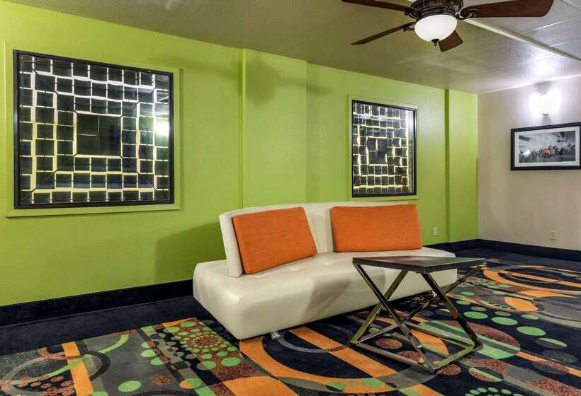 호텔 Comfort Inn & Suites Mansfield