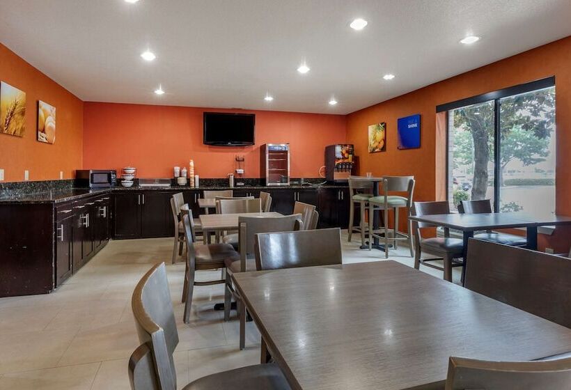 호텔 Comfort Inn & Suites Mansfield