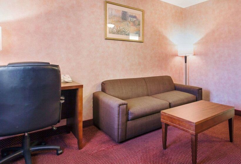호텔 Comfort Inn & Suites Moreno Valley Near March Air Reserve Base