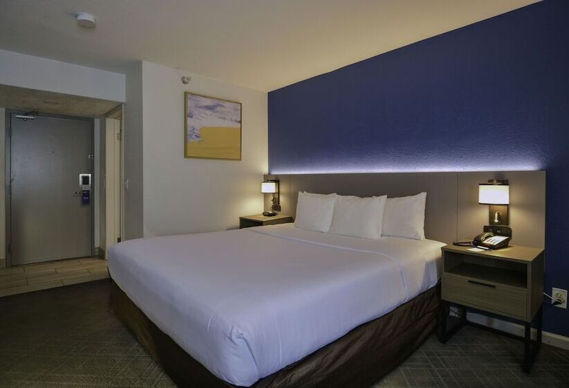 호텔 Comfort Inn & Suites Moreno Valley Near March Air Reserve Base