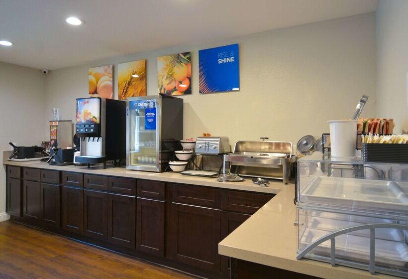 호텔 Comfort Inn & Suites Moreno Valley Near March Air Reserve Base