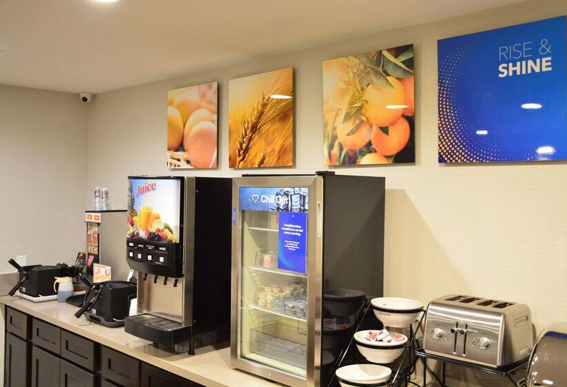 호텔 Comfort Inn & Suites Moreno Valley Near March Air Reserve Base