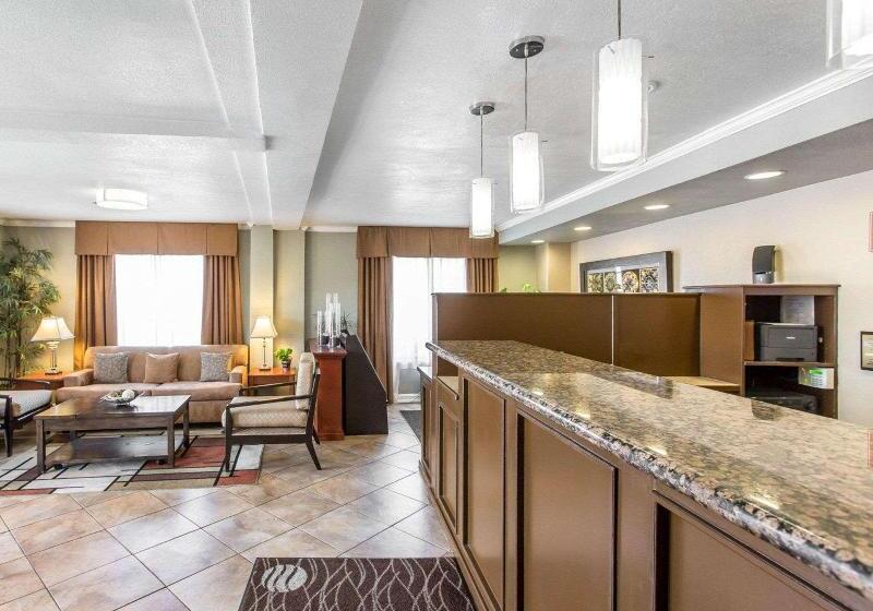 Отель Comfort Inn & Suites Ventura Beach