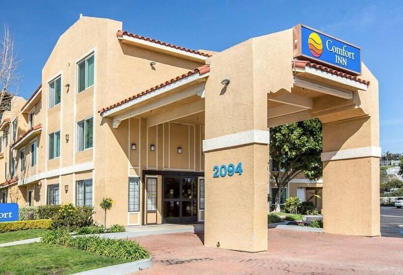Отель Comfort Inn & Suites Ventura Beach