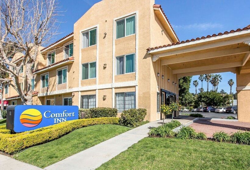 Отель Comfort Inn & Suites Ventura Beach