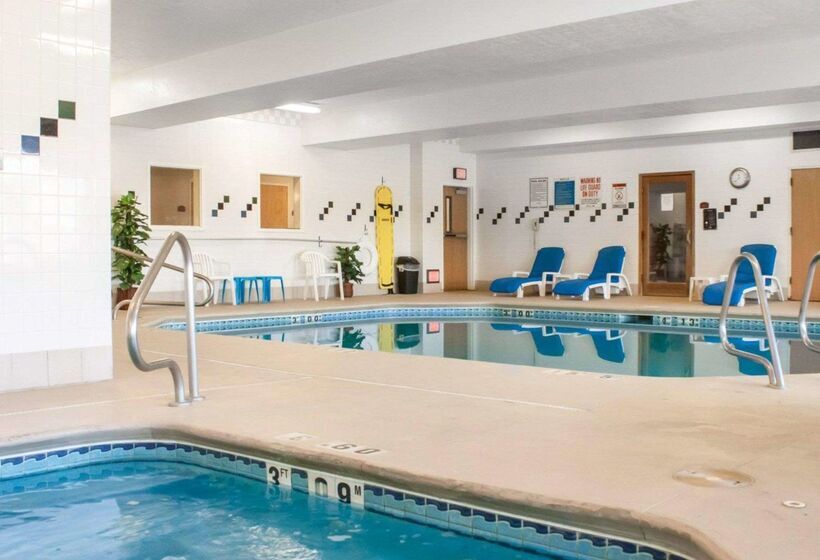 فندق Comfort Suites Airport