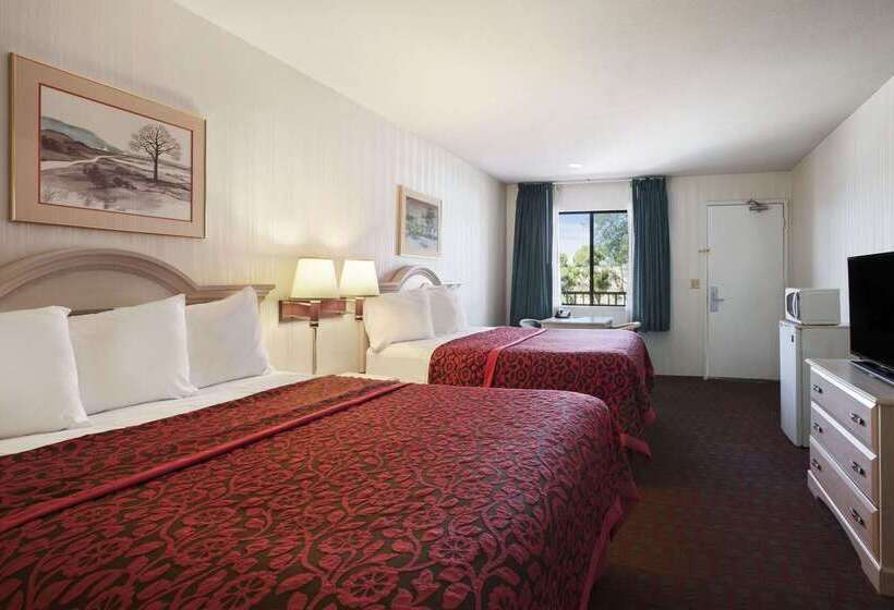 Отель Days Inn By Wyndham Gilroy
