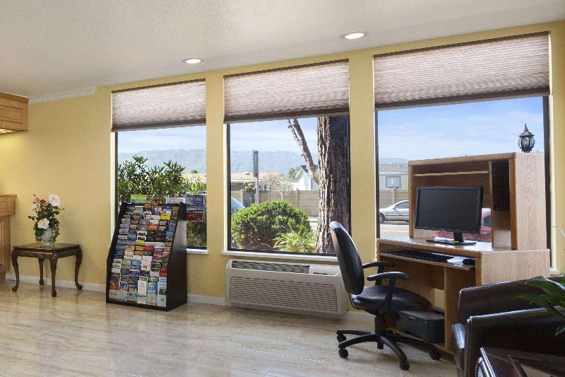 Отель Days Inn By Wyndham Gilroy