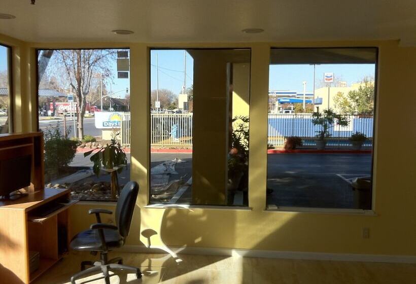 Отель Days Inn By Wyndham Gilroy