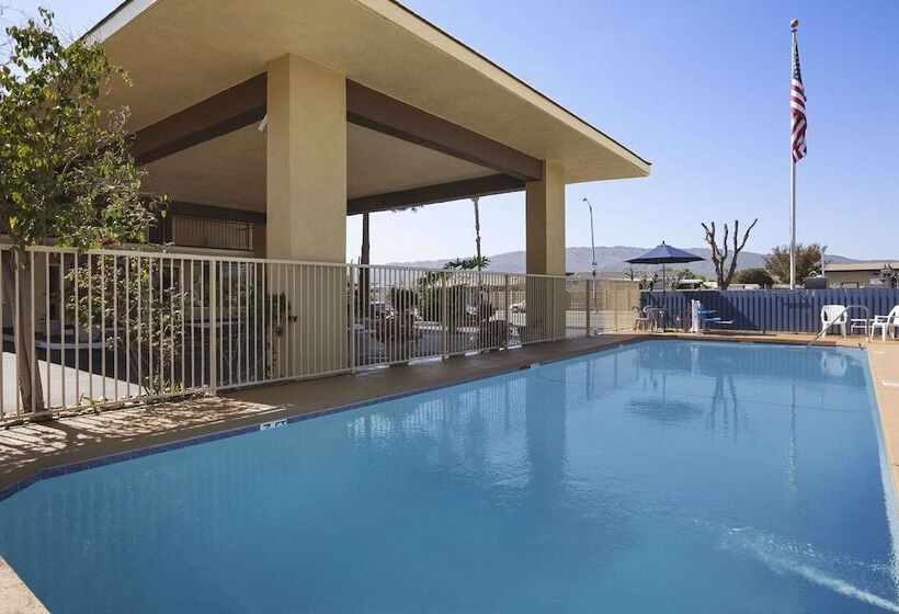 Отель Days Inn By Wyndham Gilroy