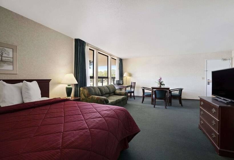 Отель Days Inn By Wyndham Gilroy