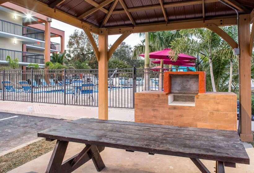 فندق Days Inn By Wyndham Sarasota Bay