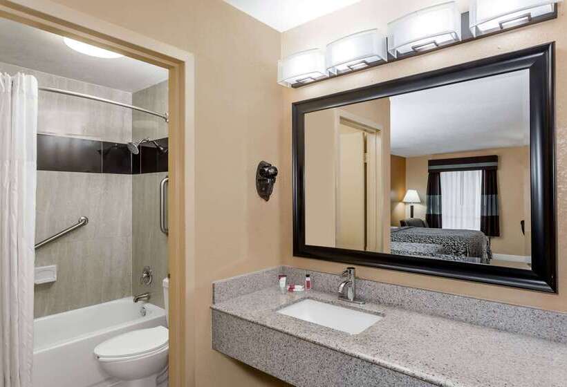 فندق Days Inn By Wyndham Sarasota Bay