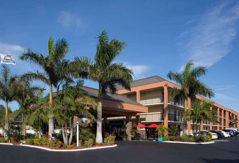 فندق Days Inn By Wyndham Sarasota Bay
