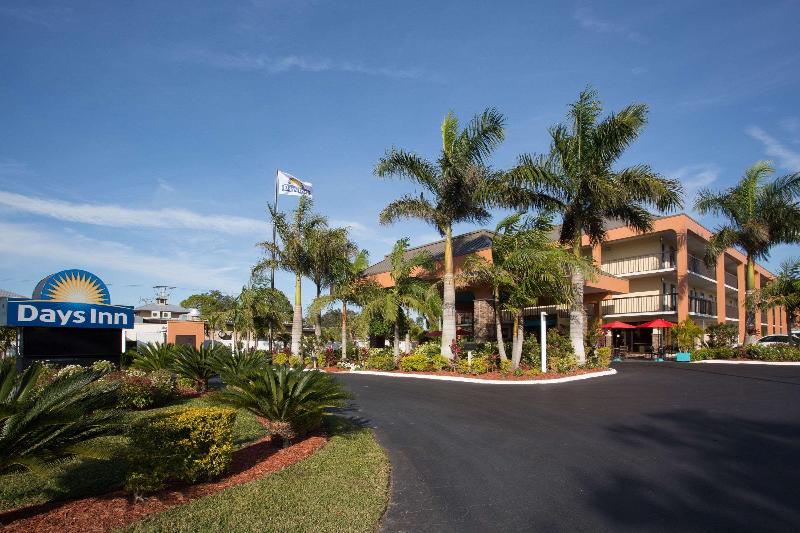 فندق Days Inn By Wyndham Sarasota Bay