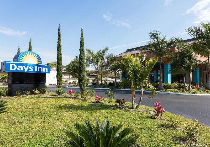 فندق Days Inn By Wyndham Sarasota Bay