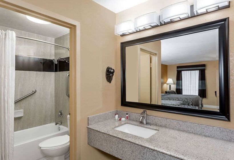 فندق Days Inn By Wyndham Sarasota Bay