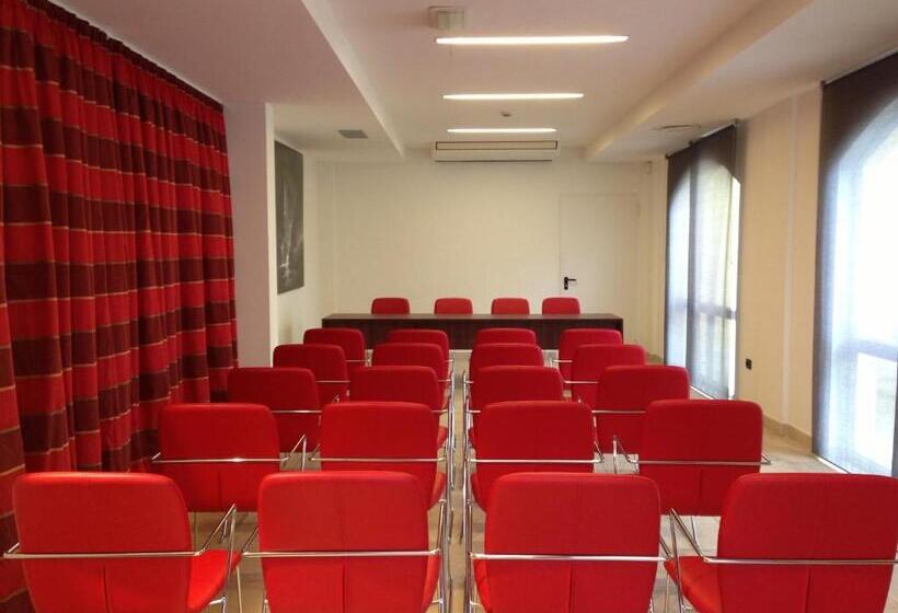 Отель Delfina Palace