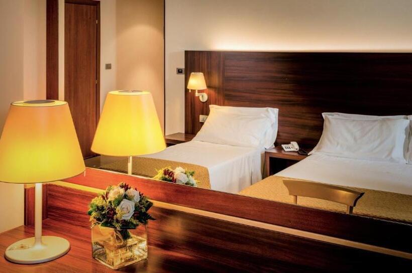 Отель Delfina Palace