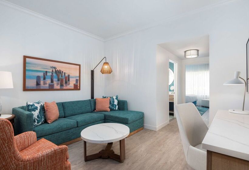 فندق Doubletree Suites By Hilton Naples