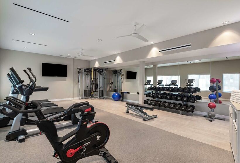 فندق Doubletree Suites By Hilton Naples