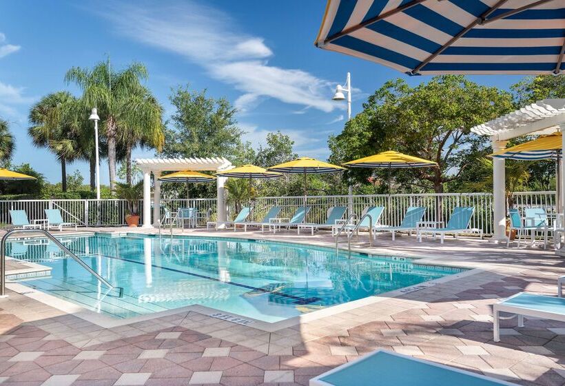 فندق Doubletree Suites By Hilton Naples