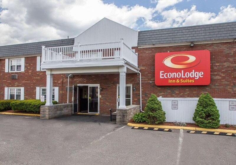 هتل Econo Lodge Inn & Suites Airport