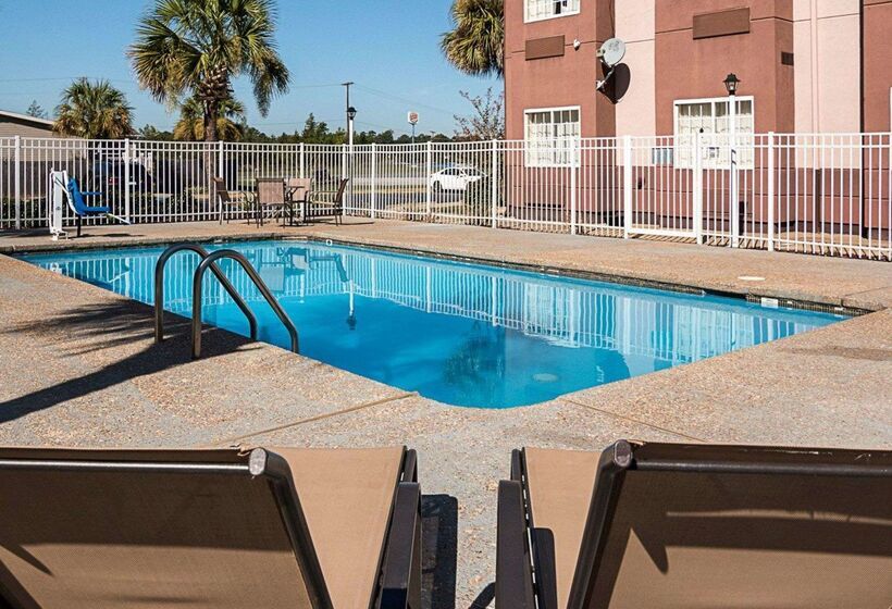 فندق Econo Lodge Inn & Suites Natchitoches