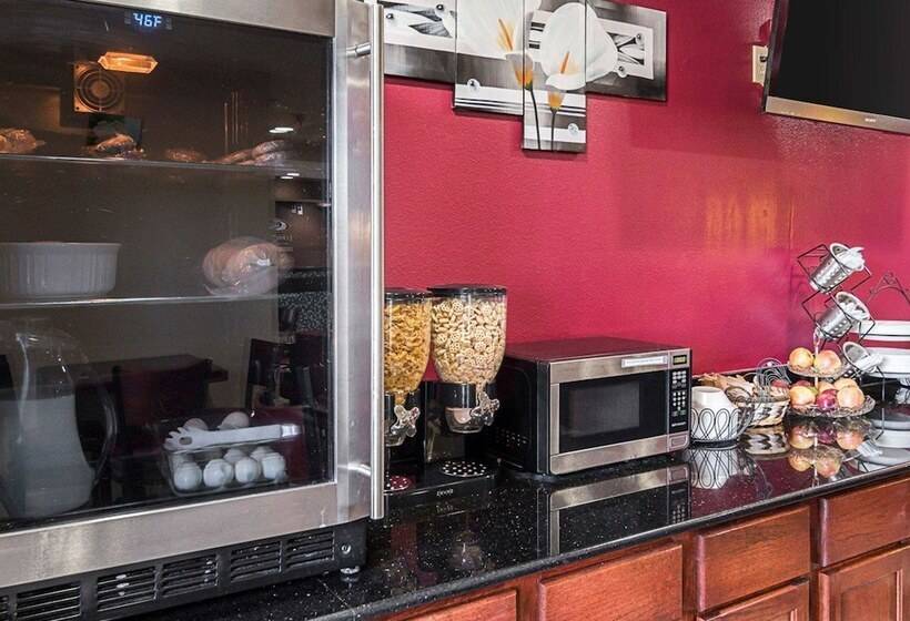 בית מלון כפרי Econo Lodge Inn & Suites Natchitoches